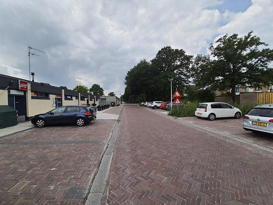 Parkeerplaatsen op winkelcentrum de Thij